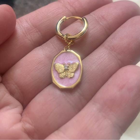 Butterfly Seal Gold-filled Huggies - Picture 3 of 3